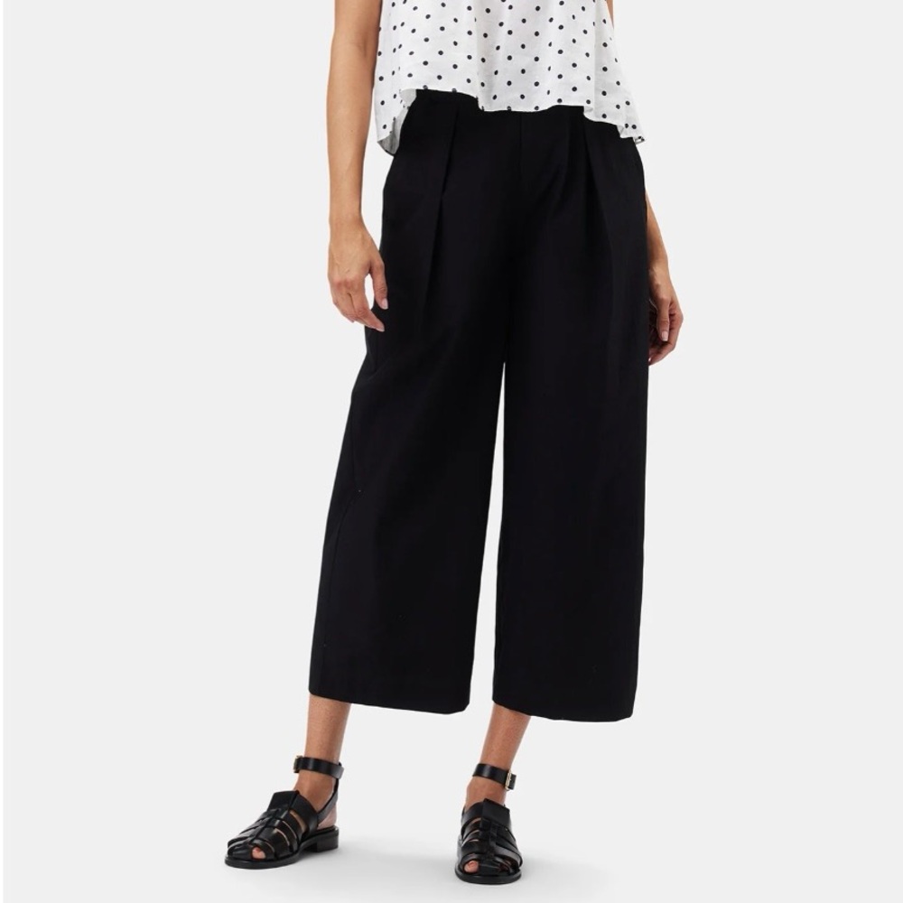 Amour Vert Wide-Leg Pleated Tencel Pants